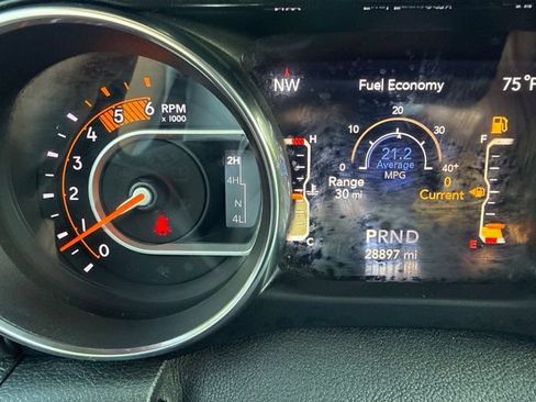 Used 2020 Jeep Wrangler Unlimited Sahara AWD/4WD image 17