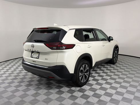 Used 2023 Nissan Rogue SV FWD image 9