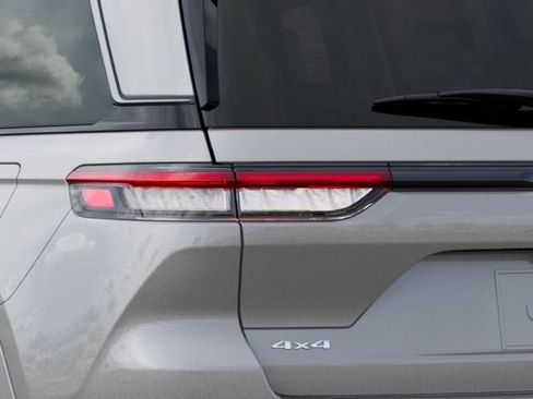 New 2026 Jeep Grand Cherokee Limited AWD/4WD image 9