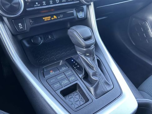 Used 2019 Toyota RAV4 LE image 31