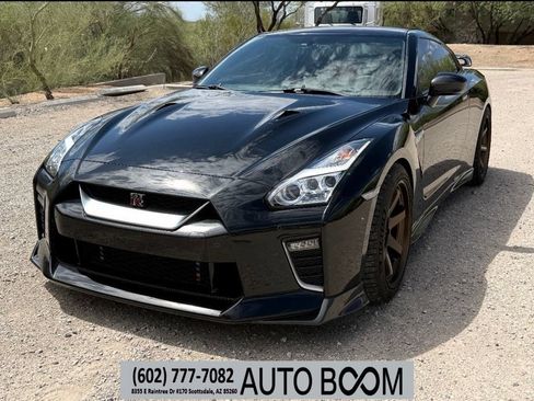 Used 2020 Nissan GT-R Premium w/ Premium Interior Package AWD/4WD image 1