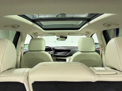 Certified 2022 Buick Envision Essence w/ Technology Package I image 9