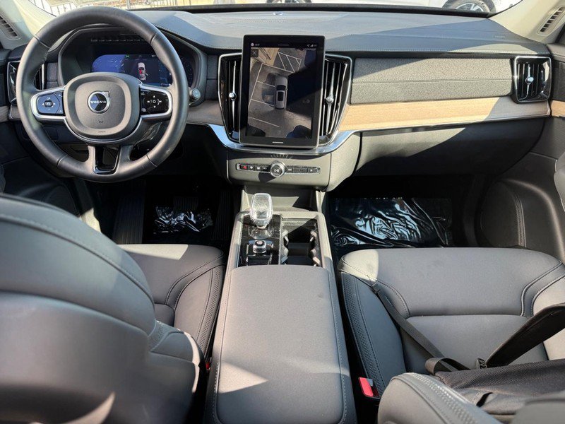 Certified 2026 Volvo XC90 B6 Plus AWD/4WD image 13