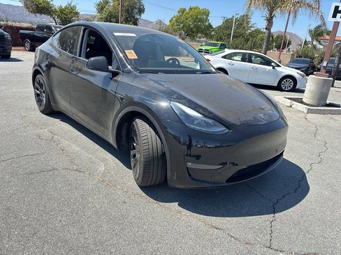 Used 2023 Tesla Model Y Long Range AWD/4WD image 3