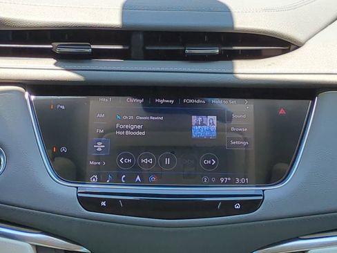 Used 2023 Cadillac XT5 Premium Luxury FWD image 14