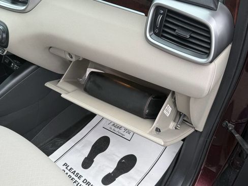 Used 2016 Kia Sorento LX w/ LX Convenience Package image 10