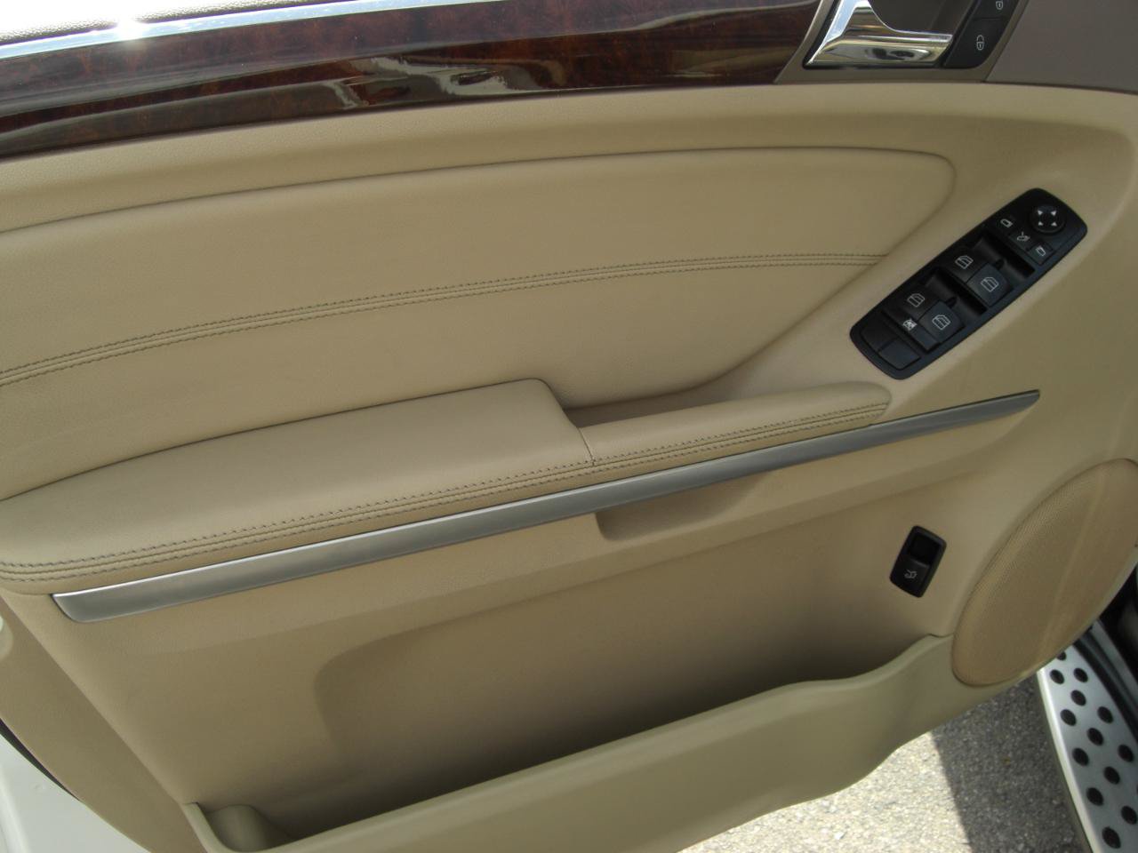 Used 2011 Mercedes-Benz ML 350 2WD image 21