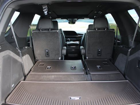 Used 2023 Cadillac Escalade Premium Luxury w/ Performance Package image 42