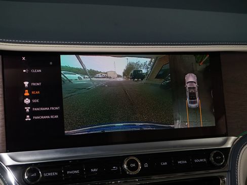 Used 2022 Bentley Flying Spur V8 AWD/4WD image 17