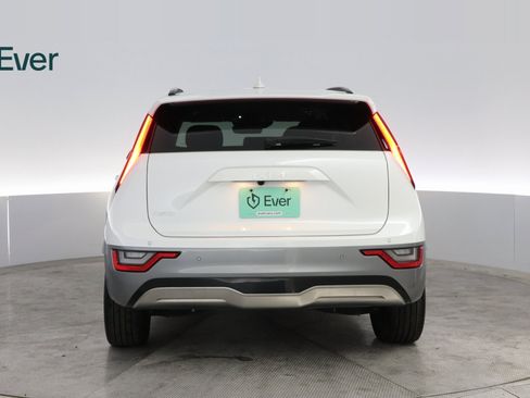 Used 2023 Kia Niro Wave image 13