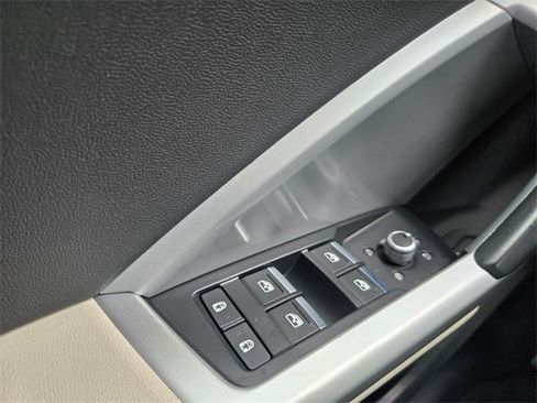 Used 2022 Audi Q3 2.0T Premium image 32