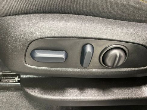 Used 2024 Chevrolet Equinox LT AWD/4WD image 30