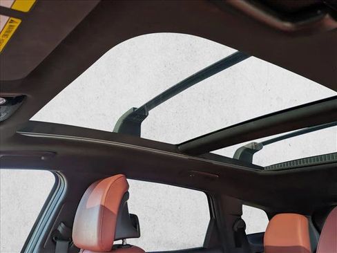 Used 2023 Kia Sportage SX image 13