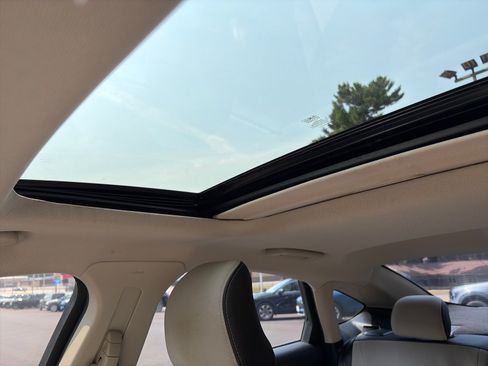 Used 2019 Ford Fusion SE w/ Equipment Group 151A FWD image 17