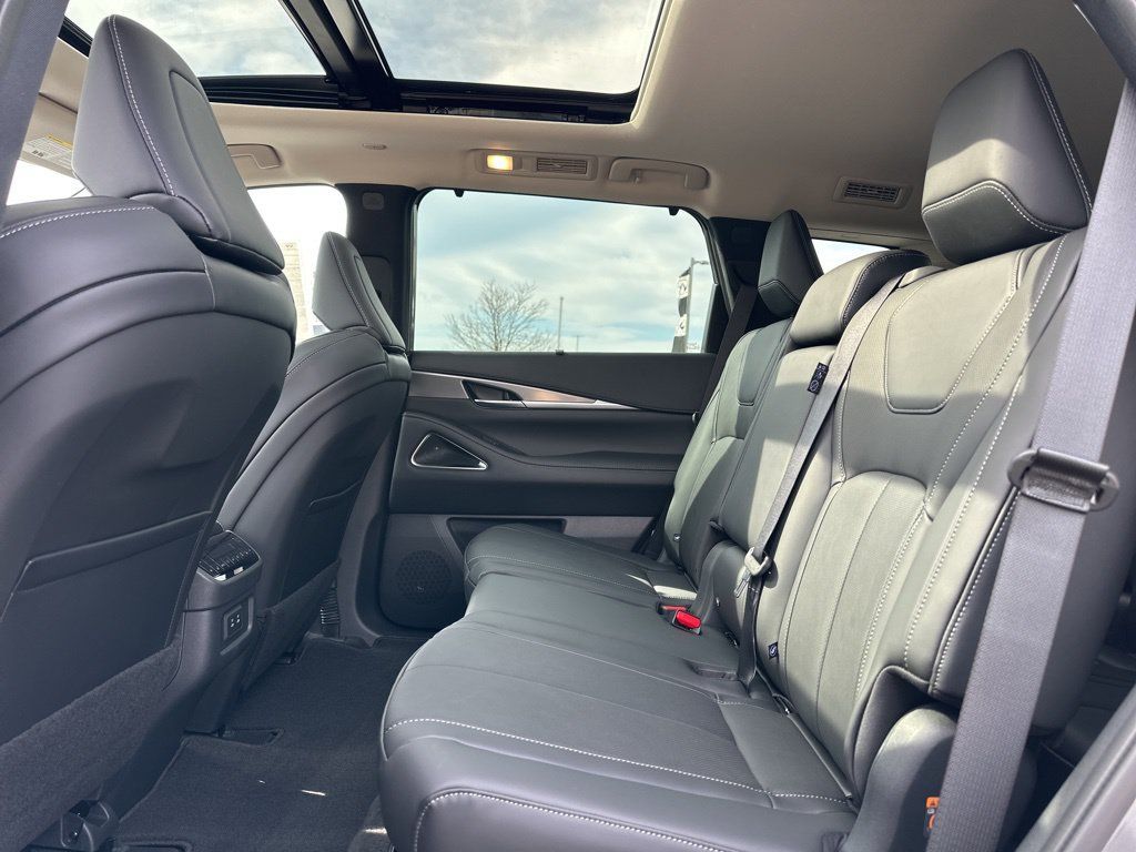 Certified 2026 INFINITI QX60 Luxe w/ Cargo Package AWD/4WD image 40