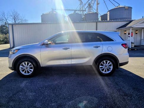 Used 2019 Kia Sorento L image 2