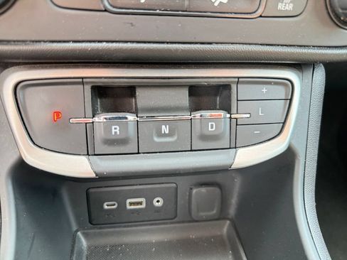 Used 2024 GMC Terrain SLE AWD/4WD image 29
