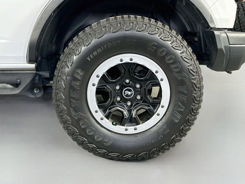 Used 2024 Ford Bronco Badlands AWD/4WD image 33