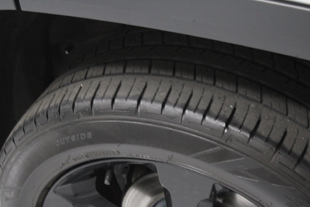 Used 2023 Jeep Grand Cherokee Altitude AWD/4WD image 19