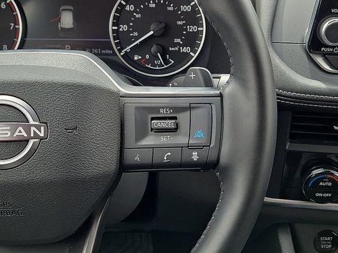 Used 2025 Nissan Rogue SV FWD image 19