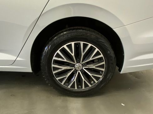 Used 2019 Volkswagen Jetta SE image 18