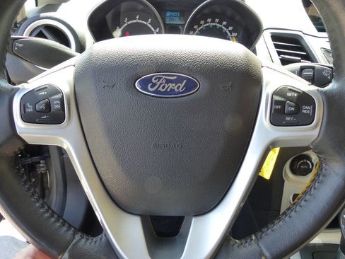 Used 2015 Ford Fiesta SE w/ Comfort Package FWD image 19