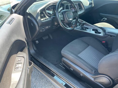 Used 2022 Dodge Challenger GT RWD image 4