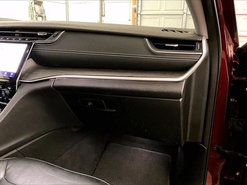 Used 2022 Jeep Grand Cherokee L Limited image 15