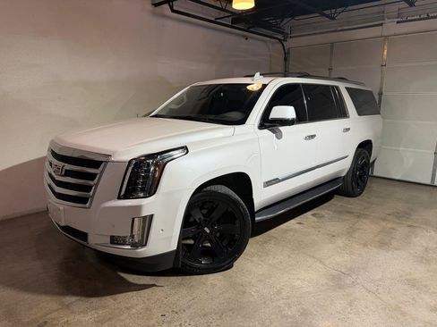Used 2020 Cadillac Escalade ESV Luxury AWD/4WD image 1