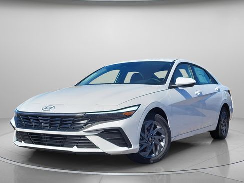 New 2026 Hyundai Elantra Blue image 2