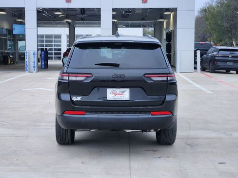 New 2025 Jeep Grand Cherokee L Limited w/ Luxury Tech Group II image 8