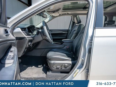 Used 2023 Jeep Grand Cherokee L Limited image 5