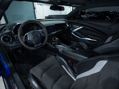 Used 2018 Chevrolet Camaro SS image 18