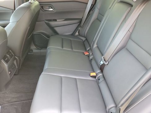 Used 2023 Nissan Rogue SL w/ SL Premium Package FWD image 13