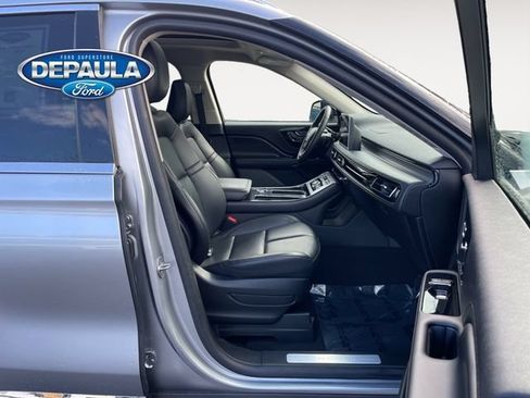 Used 2023 Lincoln Aviator AWD w/ Premium Package image 19