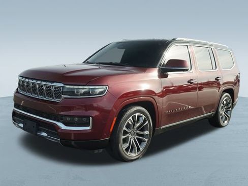 Used 2022 Jeep Grand Wagoneer Series III image 3