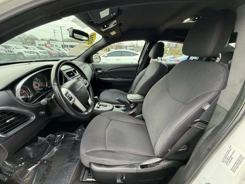 Used 2014 Chrysler 200 Touring image 21