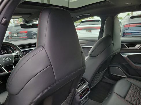 Used 2024 Audi RS 6 performance image 25