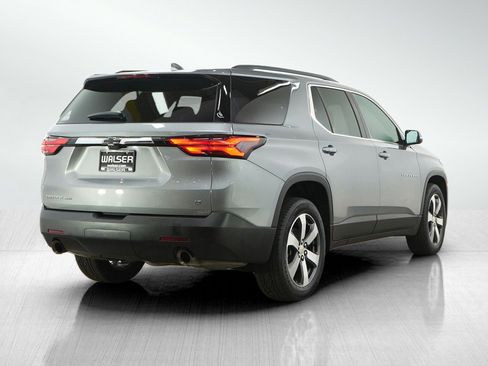 Used 2023 Chevrolet Traverse LT w/ LT Premium Package AWD/4WD image 5