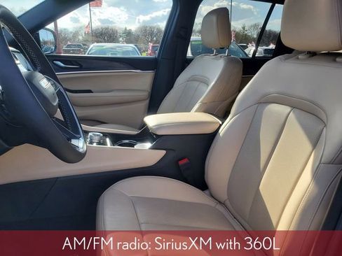 Used 2024 Jeep Grand Cherokee Limited w/ Luxury Tech Group II AWD/4WD image 13
