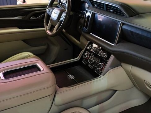 Used 2022 GMC Yukon XL Denali image 23