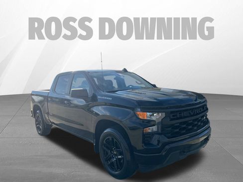 Used 2023 Chevrolet Silverado 1500 Custom image 3