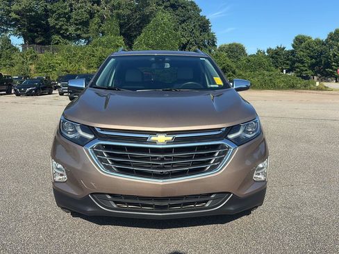 Used 2018 Chevrolet Equinox Premier FWD image 2
