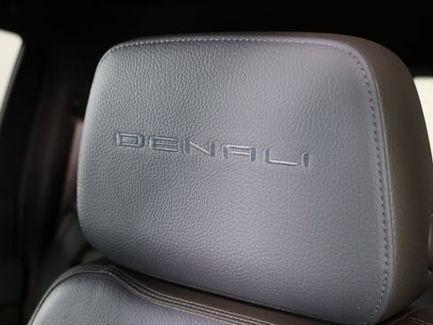 Used 2023 GMC Sierra 2500 Denali image 15