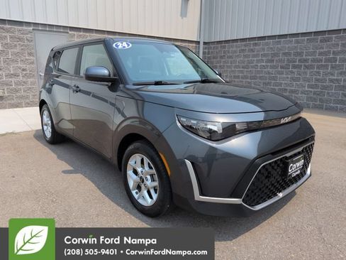 Used 2024 Kia Soul LX w/ Option Group 015 FWD image 1