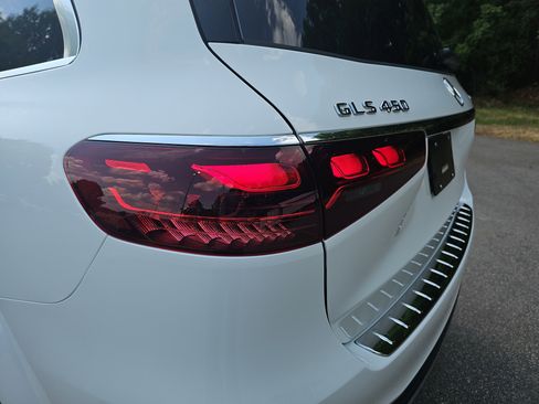 New 2026 Mercedes-Benz GLS 450 4MATIC image 37