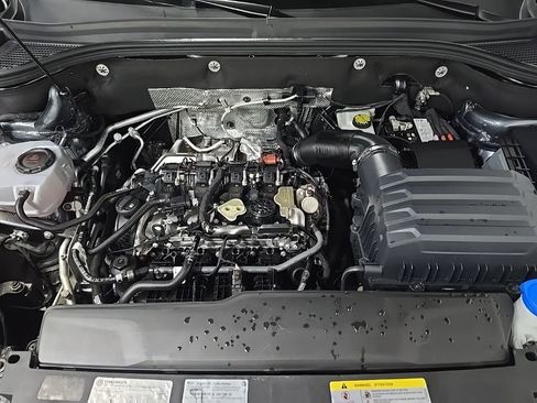 Used 2024 Volkswagen Atlas SE image 12