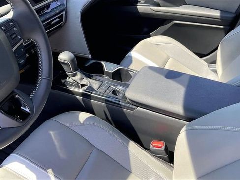 Used 2025 Toyota Camry SE FWD image 17