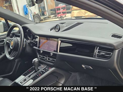 Used 2022 Porsche Macan AWD/4WD image 30