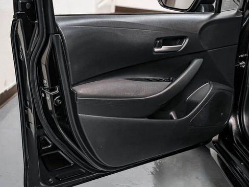 Used 2020 Toyota Corolla LE image 40